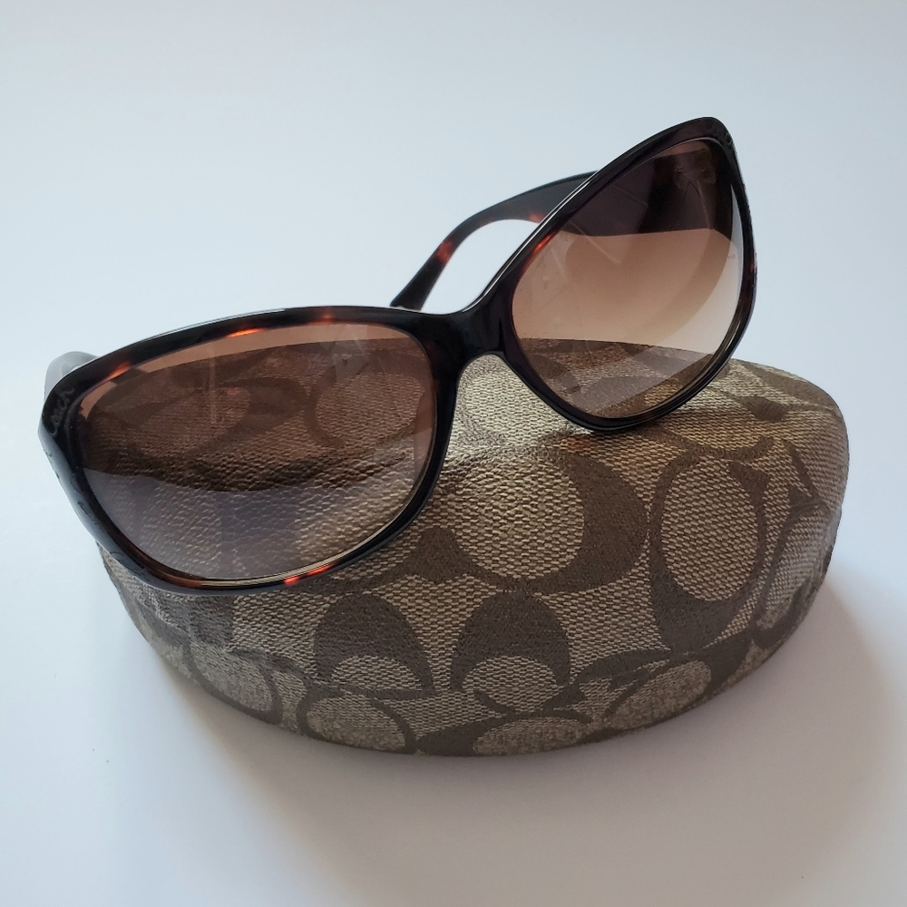 Coach Vintage Taryn Brown Tortoise Shell Sunglasses With Signature Hardcase
